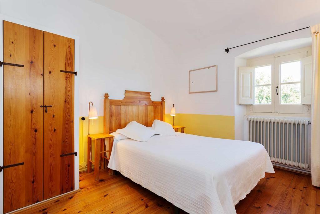 Can Felicia Hotel Beuda Quarto foto