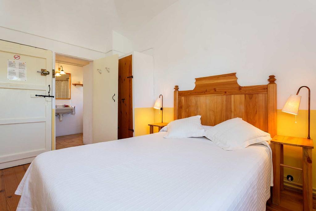 Can Felicia Hotel Beuda Quarto foto