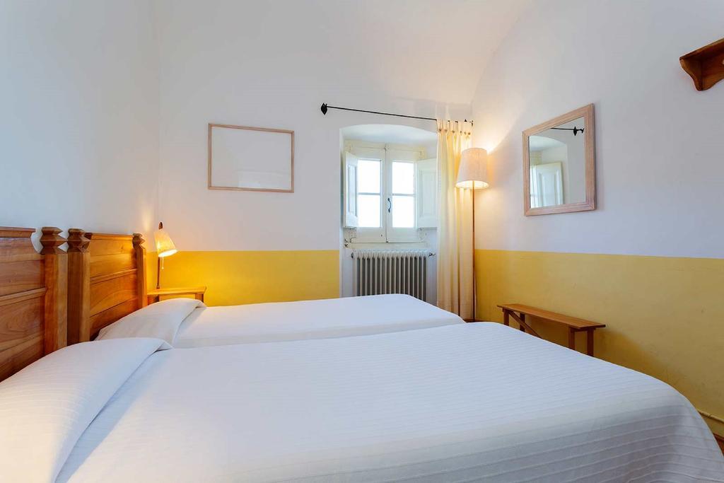 Can Felicia Hotel Beuda Quarto foto