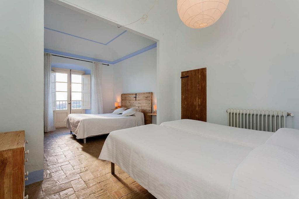 Can Felicia Hotel Beuda Quarto foto